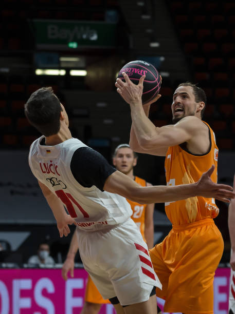 掘金犯下任 掘金犯下任