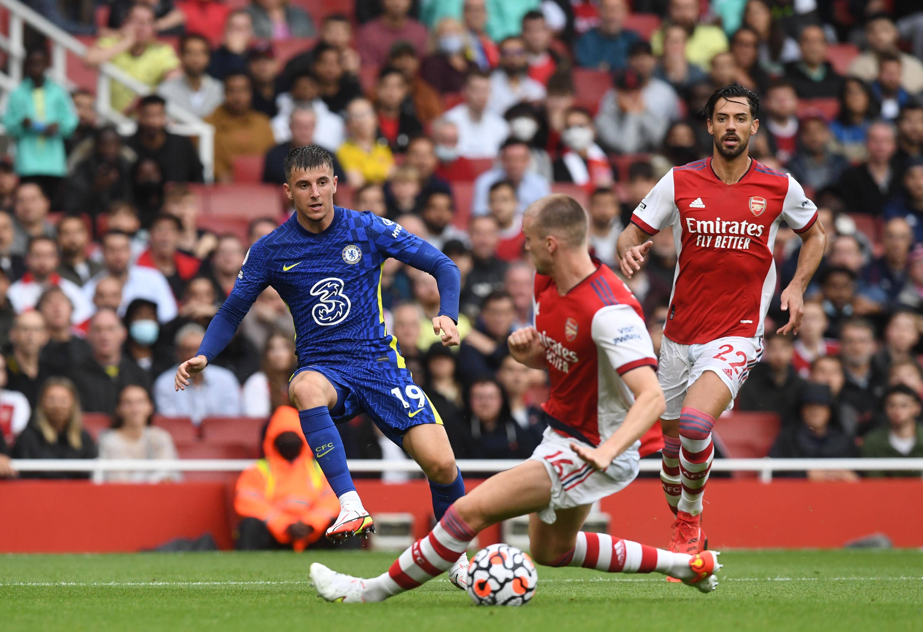 越了绿茵场 越了绿茵场