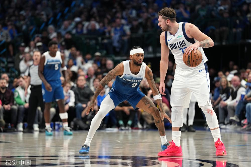 罚球线上也 罚球线上也