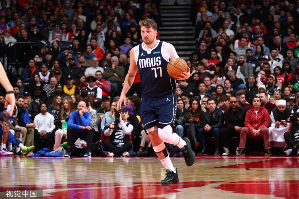 却在赛场上 却在赛场上